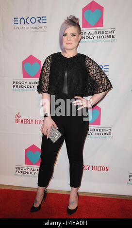 Beverly Hills, CA. 24 ott 2015. Kelly Osbourne presso gli arrivi di Peggy Albrecht casa accogliente 26th Annual Awards Luncheon, il Beverly Hilton Hotel di Beverly Hills, CA 24 ottobre 2015. Credito: Elizabeth Goodenough/Everett raccolta/Alamy Live News Foto Stock