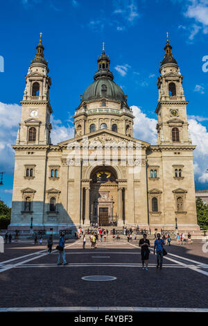 BUDAPEST - 22 luglio: la Basilica di Santo Stefano è la terza chiesa più grande edificio nell attuale Ungheria. sulla luglio 22, 2013 in Bud Foto Stock