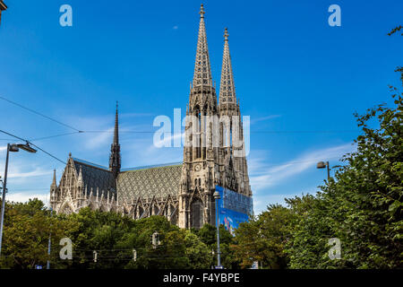 Vienna - 22 Luglio: votivo Churchis un neo-gotica Chiesa situato sulla Ringstraße?e a Vienna, Austria. In seguito al tentativo di Foto Stock