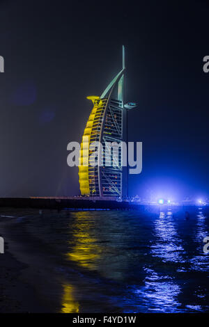 DUBAI, Emirati Arabi Uniti - 14 novembre :il primo al mondo a sette stelle lusso hotel Burj Al Arab, Novembre 14, 2012 in Dubai, United Arab Emira Foto Stock