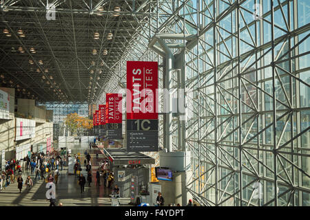 La lobby principale, TheJacob J. Javits Convention Center, Manhattan, New York City, Stati Uniti d'America Foto Stock