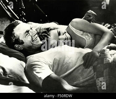 Gli attori Steve McQueen e la Eli MacGraw in una scena del film "via di fuga", STATI UNITI D'AMERICA Foto Stock