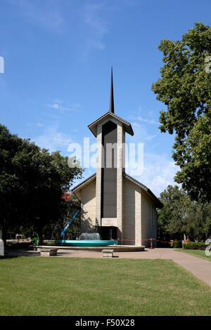 Cappella dove il Presidente Dwight Eisenhower e sua moglie, Mamie sono sepolti a Eisenhower National Historic Site in Abilene, Kansas Foto Stock