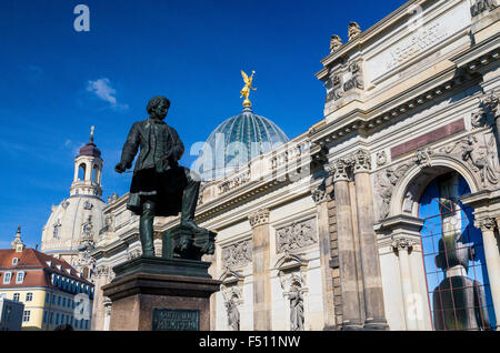 Memoriale di Gottfried Semper, architetto di Semper Opera, visto dalla terrazza Brühl Foto Stock