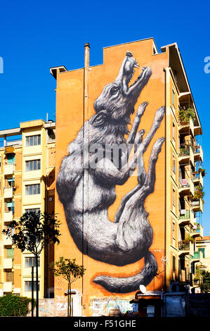 Il Jumping Wolf dal famoso artista ROA in Via Galvani, Roma Italia Foto Stock