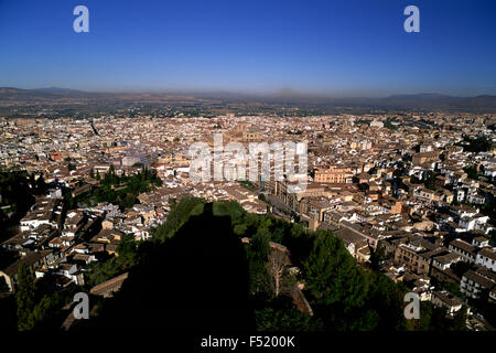 La città si vede dall'Alhambra di Granada, Spagna Foto Stock