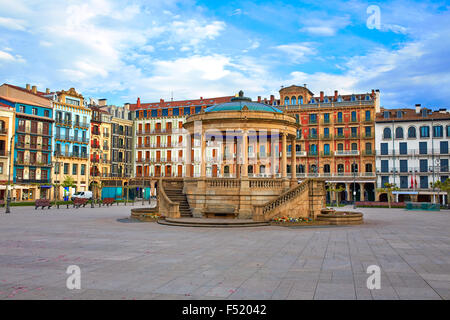 Pamplona Navarra in Spagna Plaza del Castillo downtown Foto Stock