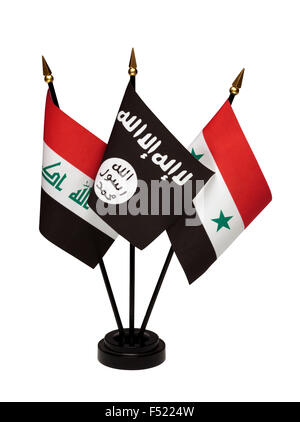 Piccole bandierine di ISIL, Iside, Siria e Iraq in una gabbia isolata su uno sfondo bianco. Vedere più flags nel mio portafoglio. Foto Stock