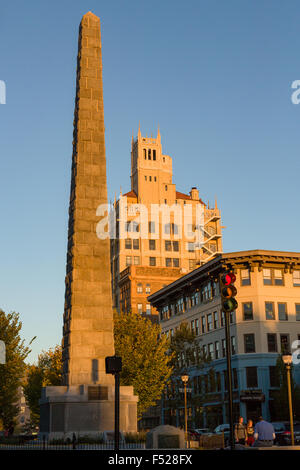 Vance monumento nel Pack Square Park in Asheville, North Carolina. Foto Stock