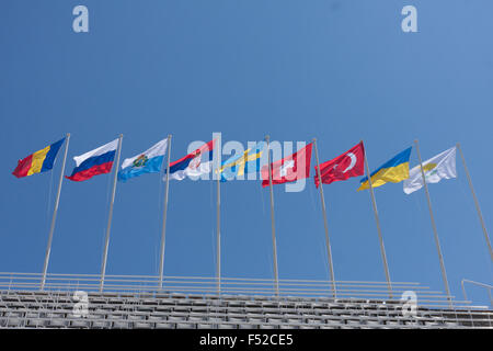 Diversi paesi bandiere al vento in Barcellona 2010 Campionato Europeo di Atletica Foto Stock