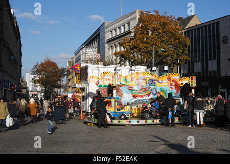 Funfair on Fargate nel centro di Sheffield, Inghilterra, Regno Unito Foto Stock