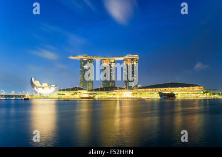 Bellissima alba di Marina Bay a Singapore Foto Stock