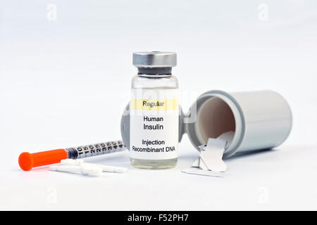 Diabetici di strisce di test, siringa, lancette, e fiala di insulina. Foto Stock