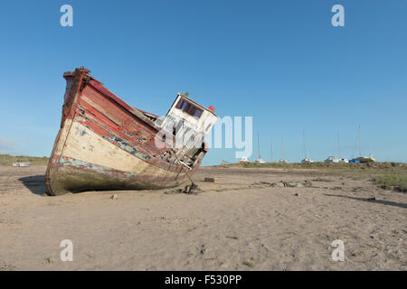 Vista di Portbail in Francia Normandia in tidal con barche Foto Stock