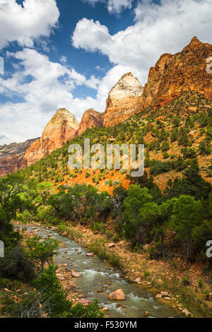 I tre Patriarchi nel Parco Nazionale di Zion, Utah, Stati Uniti d'America. Foto Stock