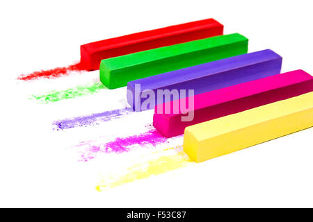 Vista ravvicinata della coloratissima chalk pastelli e linee per lo sfondo. Foto Stock