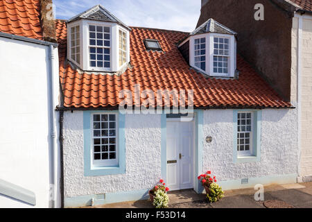 Un cottage tradizionale nel villaggio di pescatori di Pittenweem in East Neuk di Fife, Scozia UK Foto Stock