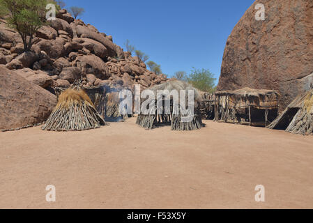 Villaggio Damara, Damara museo vivente, Twyfelfontein, Namibia Foto Stock