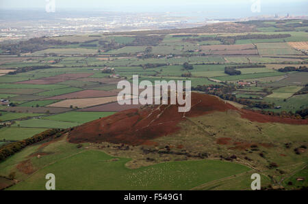 Vista aerea del Roseberry Topping vicino grande Ayton, nello Yorkshire, Regno Unito Foto Stock