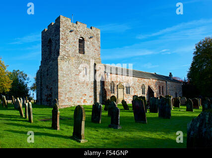 La Chiesa di San Michele, con torre fortificata, Burgh dalla Sands, Cumbria, England Regno Unito Foto Stock