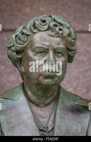 WASHINGTON, DC, Stati Uniti d'America - statua di bronzo di Eleanor Roosevelt a Franklin Roosevelt Memorial Foto Stock