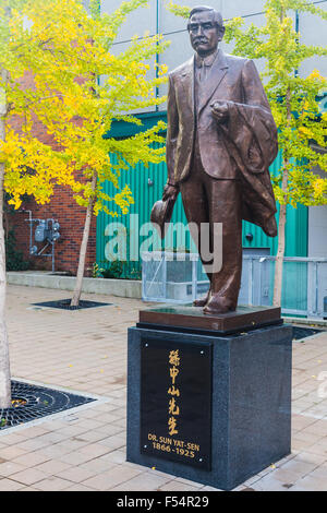 Statua di dr Sun Yat-sen in Chinatown, victoria, B.C. Foto Stock