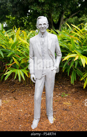 Statua di Henry Ford dallo scultore D.J. Wilkins presso il magnate per l'inverno estate home " i manghi' a Fort Myers, Florida, Stati Uniti d'America Foto Stock