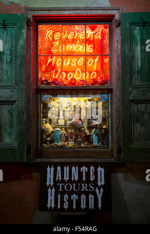 Icone Voodoo shop fuori Bourbon Street nel Quartiere Francese di New Orleans, STATI UNITI D'AMERICA Foto Stock