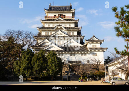 Giappone, Fukuyama castle, talvolta chiamato Hisamatsu-jo, Iyoo-jo. Il sotogata mantenere lo stile del tipo Fukugoshiki, fissato al lato yagura, torre. Foto Stock