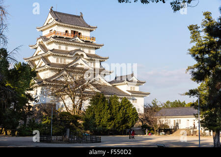 Giappone, Fukuyama castle, talvolta chiamato Hisamatsu-jo, Iyoo-jo. Il sotogata mantenere lo stile del tipo Fukugoshiki, fissato al lato yagura, torre. Foto Stock