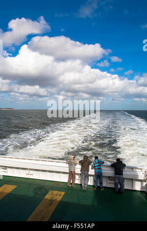 DEU, Germania, Schleswig-Holstein, su un traghetto della compagnia di navigazione Wyker Dampfschiffs-Reederei da Dagebuell di Amrum è Foto Stock