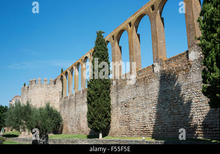 Argento acquedotto Acqua a Evora Portogallo, questa è di 500 anni Foto Stock