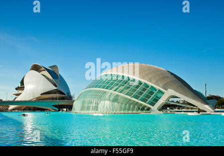 Hemisfèric e Palau de les Arts Reina Sofia edifici, Città delle Arti e delle Scienze di Valencia, Spagna. Foto Stock