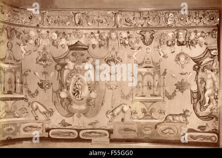 Galleria Arazzi, Firenze: spalliera con tappezzeria grottesche da G. Roost, cartone da Bachiacca Foto Stock