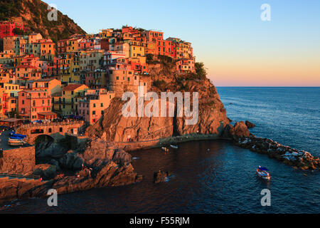Manarola è una città e comune situato in provincia di La Spezia, Liguria, northwestern Italia. Foto Stock