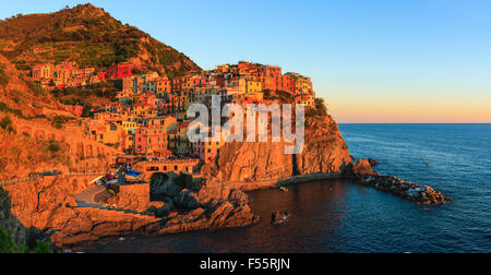 Manarola è una città e comune situato in provincia di La Spezia, Liguria, northwestern Italia. Foto Stock