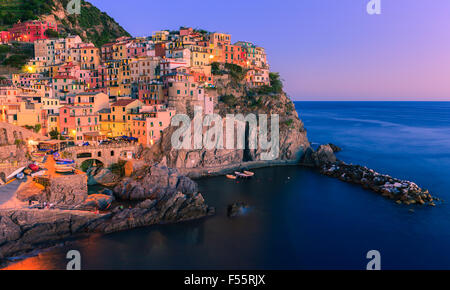 Manarola è una città e comune situato in provincia di La Spezia, Liguria, northwestern Italia. Foto Stock