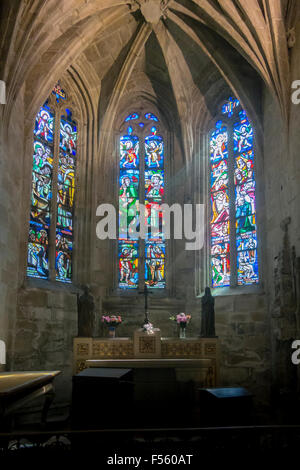 Interno della Basilica Saint-Sauveur, chiesa della città di Dinan, Bretagna Francia Foto Stock