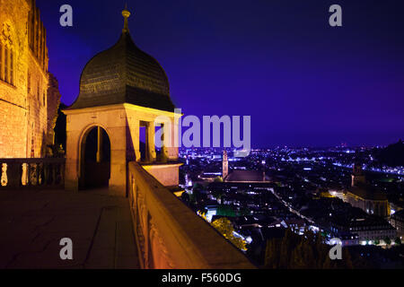 Schloss Heidelberg e vista panorama notturno della città Foto Stock