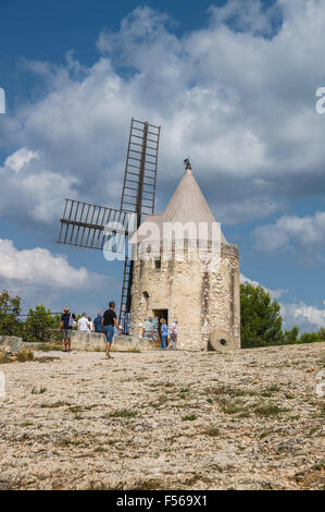 Francia, Alphonse Daudet il mulino a vento in Fontvieille Foto Stock