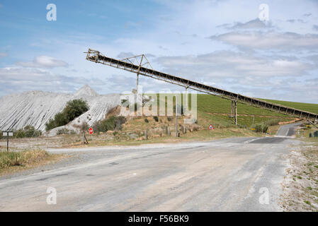 Cementificio impostato in campagna vicino Riebeeck West Africa del Sud Foto Stock