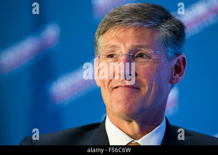 Washington DC, Stati Uniti d'America. 28 ott 2015. Michael Corbat, CEO di Citigroup Inc., parla durante un economico Club di Washington evento nel centro cittadino di Washington DC, il 28 ottobre 2015. Credito: Kristoffer Tripplaar/Alamy Live News Foto Stock
