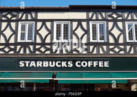 Caffè Starbucks Cafe a Hitchin England Regno Unito Regno Unito Foto Stock