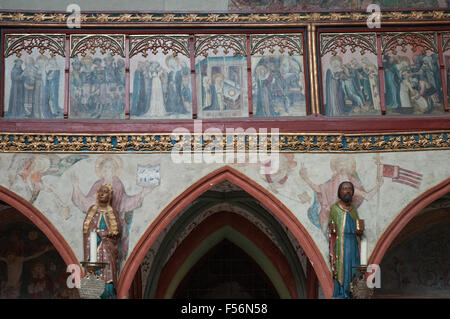 Affresco medioevale all'interno del Heiligen-Geist-Hospital, Lubecca, Germania Foto Stock