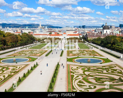 Viaggiare per la città di Vienna - Vienna skyline e giardini del Belvedere, Austria Foto Stock