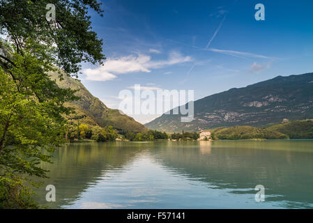 Il lago di Toblino, Italia, Europa. Foto Stock