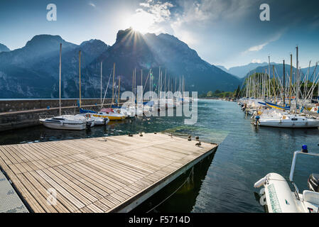 Riva del Garda porto sul Lago di Garda, Italia, UE, Europa Foto Stock