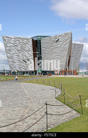 Il Titanic del centro visitatori a Belfast il Titanic Quarter Foto Stock