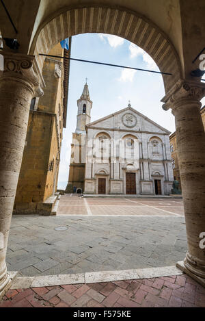 Pienza piazza del duomo in Toscana, Italia. Foto Stock