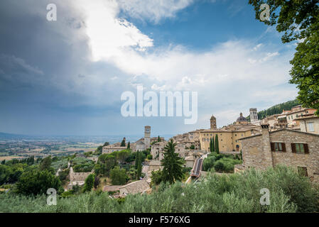 Vista su Assisi, Umbria, Italia Foto Stock